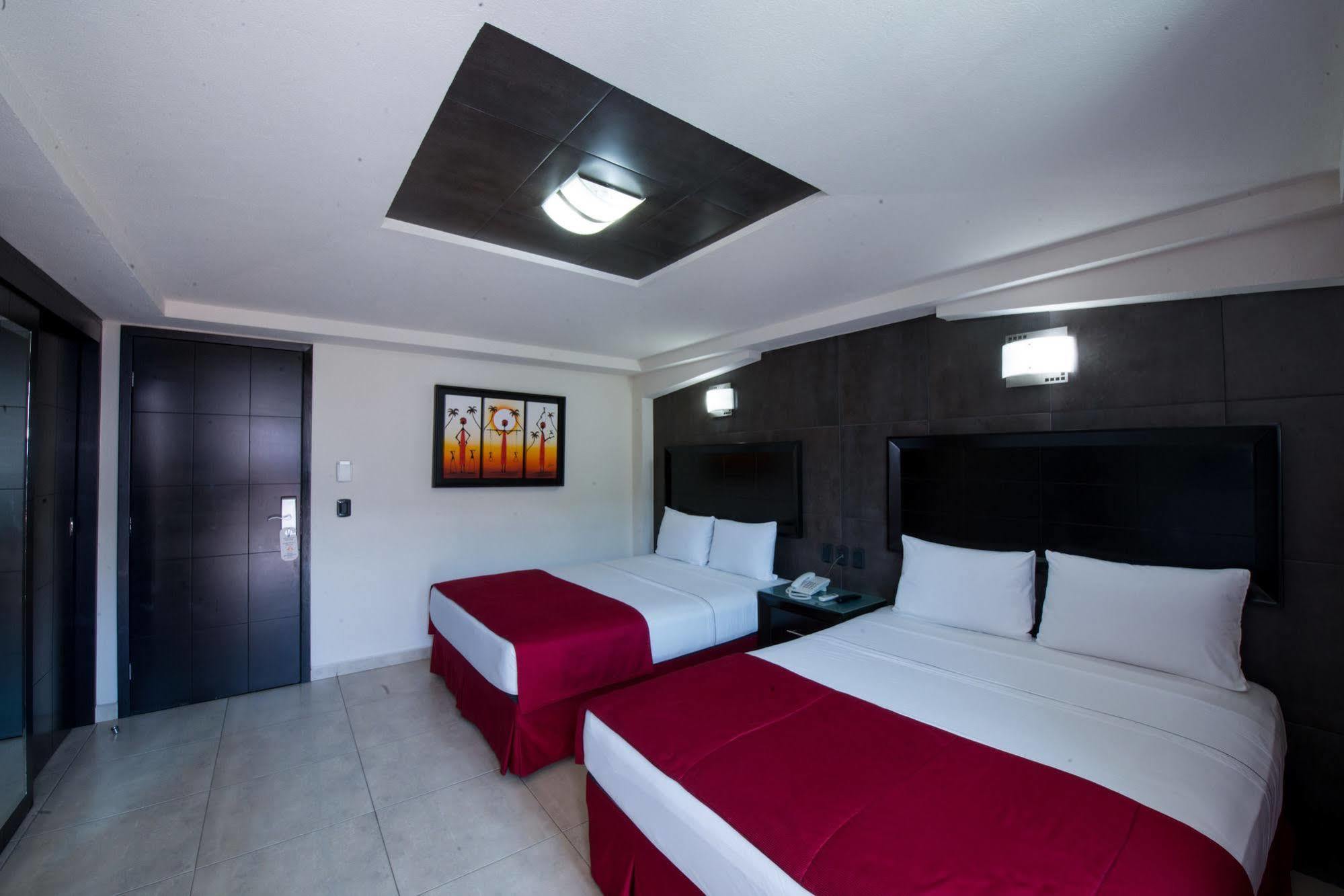 Hotel Portonovo Plaza Malecon Puerto Vallarta Exterior foto