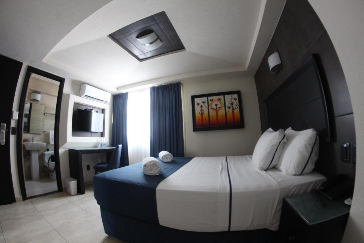Hotel Portonovo Plaza Malecon Puerto Vallarta Exterior foto