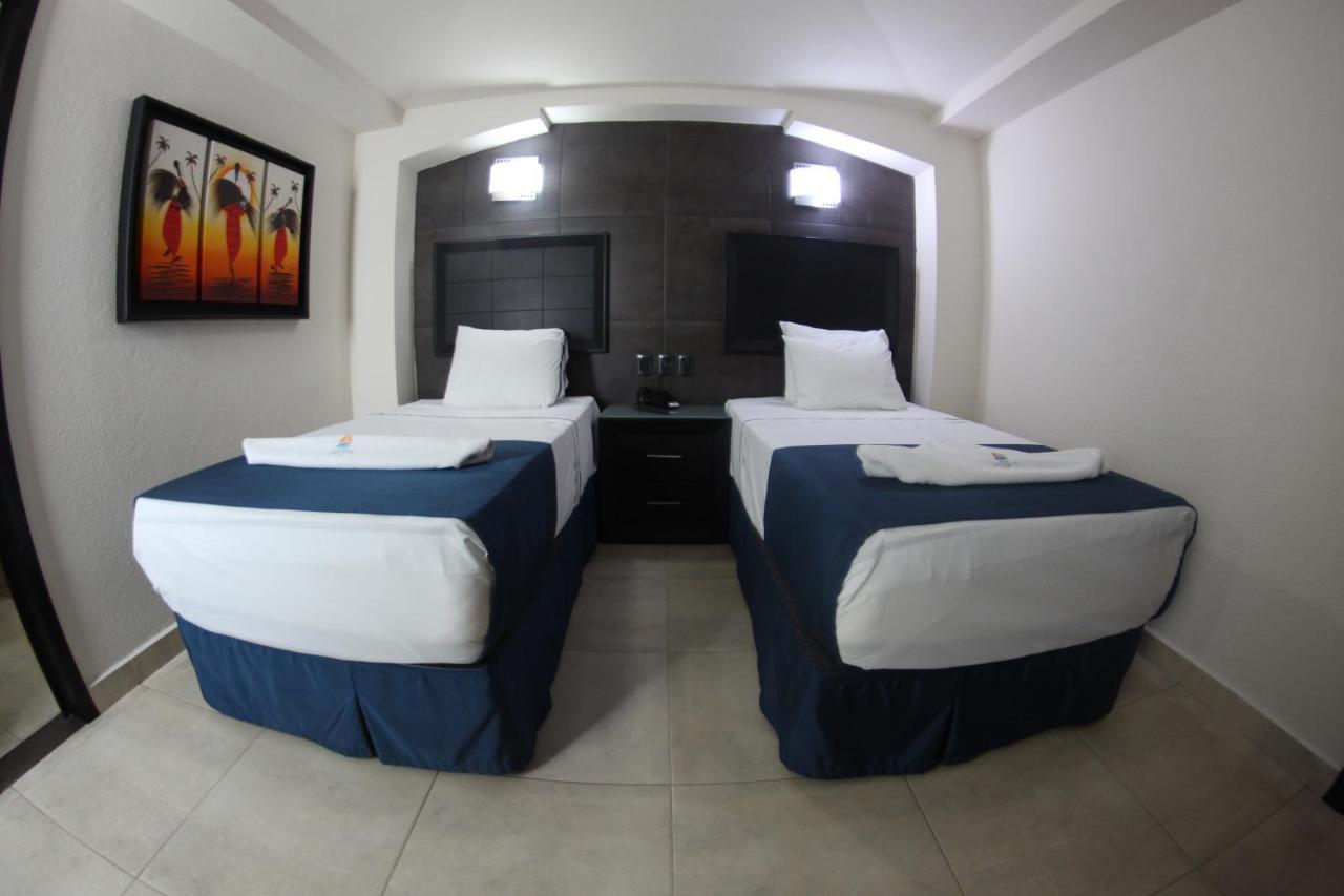Hotel Portonovo Plaza Malecon Puerto Vallarta Exterior foto